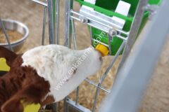 Hijyenik emzikli ve hijyenik valfli 8 lt, skalalı, metal kulplu buzağı emzirme kovası, komple set
