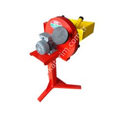 550 kg/saat kapasiteli 3 Hp yem kırma makinesi, üç ayaklı