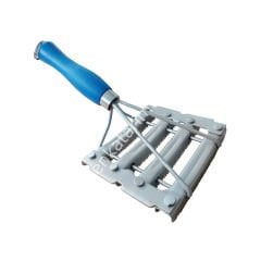 Metal tımar aleti, at ve inek için